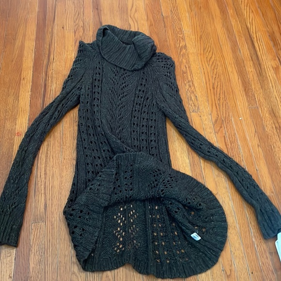 Size medium sweater dress - Picture 1 of 4
